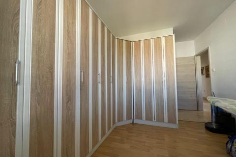 Krk,izuzetna samostojeća kuća s pogledom na more i bazenom