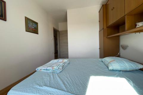 Krk,izuzetna samostojeća kuća s pogledom na more i bazenom