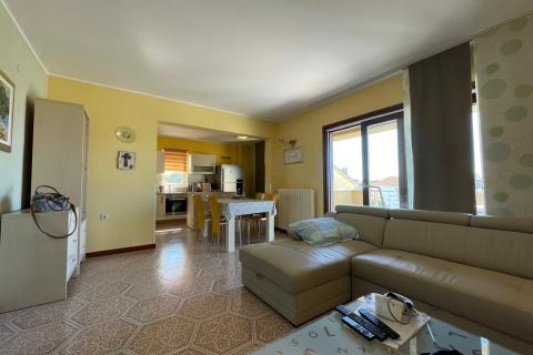 Krk,izuzetna samostojeća kuća s pogledom na more i bazenom