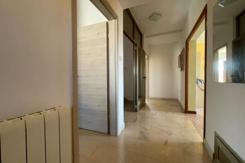 Krk,izuzetna samostojeća kuća s pogledom na more i bazenom