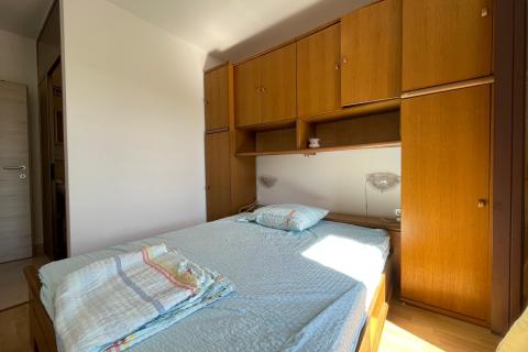 Krk,izuzetna samostojeća kuća s pogledom na more i bazenom