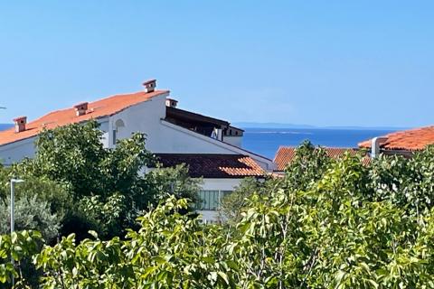 Krk,izuzetna samostojeća kuća s pogledom na more i bazenom