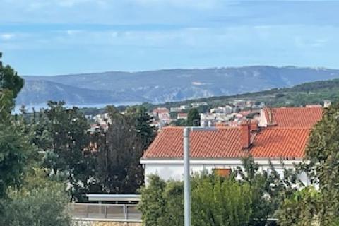 Krk,izuzetna samostojeća kuća s pogledom na more i bazenom