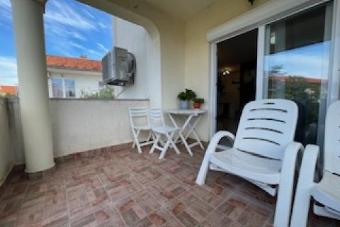 Krk,izuzetna samostojeća kuća s pogledom na more i bazenom