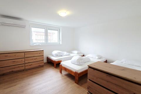 Kuća, Karlovac okolica | Moderna kuća za radnike 200m2, dvori&scaron;te 5200m2