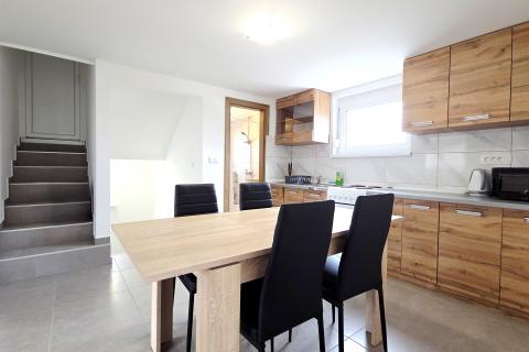 Kuća, Karlovac okolica | Moderna kuća za radnike 200m2, dvori&scaron;te 5200m2