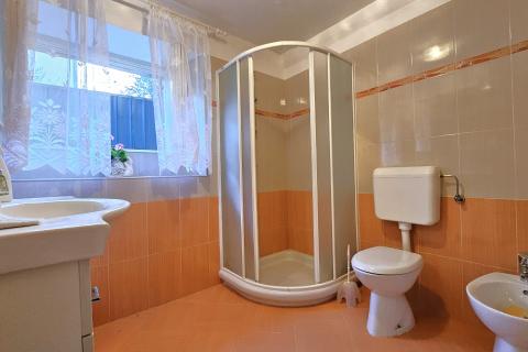 Istra, Umag okolica- dvoetažni stan s pogledom na more