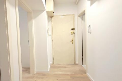 Zagreb, Centar grada | Moderno renoviran dvosoban stan, visoko prizemlje