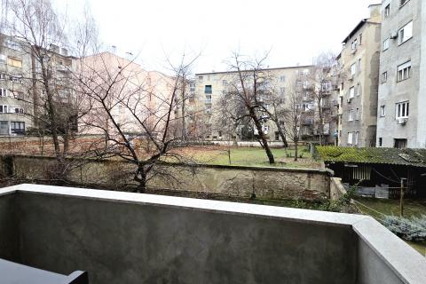 Zagreb, Centar grada | Moderno renoviran dvosoban stan, visoko prizemlje