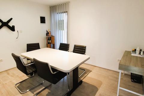 Novigrad &ndash; Gesch&auml;ftsraum zur Miete, 44 m&sup2;