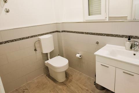 Novigrad &ndash; Gesch&auml;ftsraum zur Miete, 44 m&sup2;