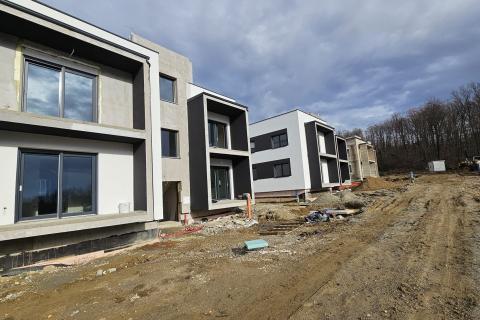 Zagreb, Gornja Dubrava - četverosoban stan, garaža, vrt