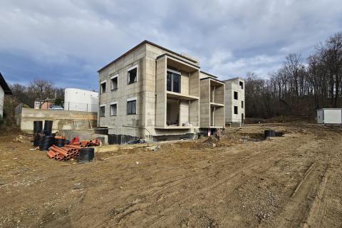 Zagreb, Gornja Dubrava - četverosoban stan, garaža, vrt