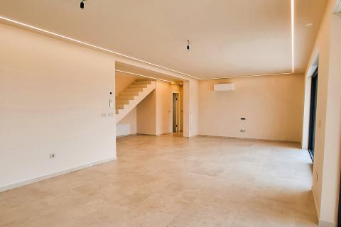 Poreč, okolica, Moderna samostojeća kuća s bazenom