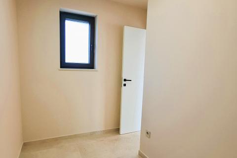 Poreč, okolica, Moderna samostojeća kuća s bazenom