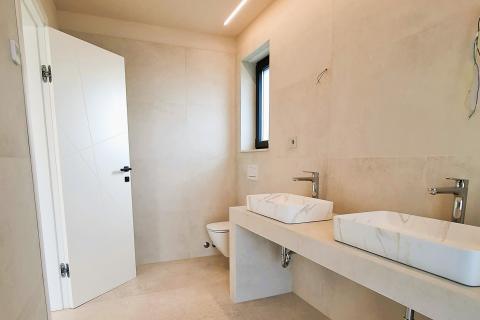 Poreč, okolica, Moderna samostojeća kuća s bazenom