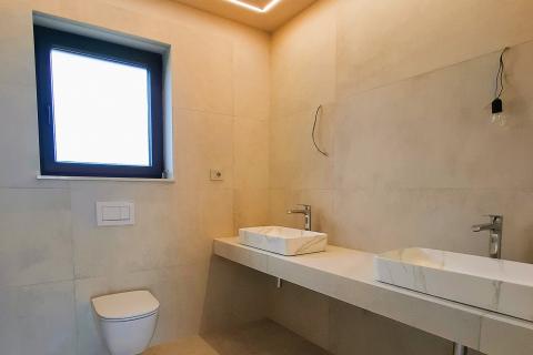 Poreč, okolica, Moderna samostojeća kuća s bazenom