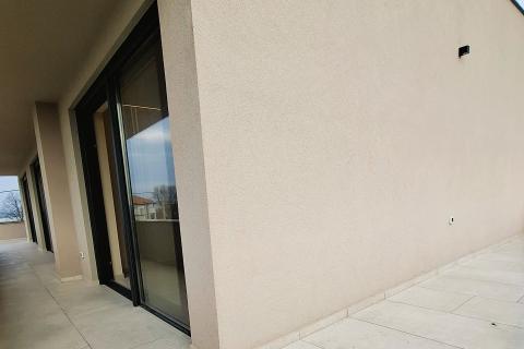 Poreč, okolica, Moderna samostojeća kuća s bazenom