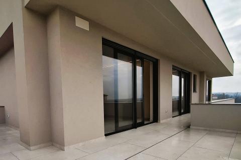 Poreč, okolica, Moderna samostojeća kuća s bazenom