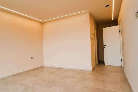 Poreč, okolica, Moderna samostojeća kuća s bazenom