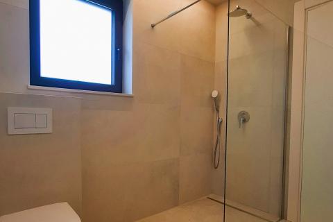 Poreč, okolica, Moderna samostojeća kuća s bazenom