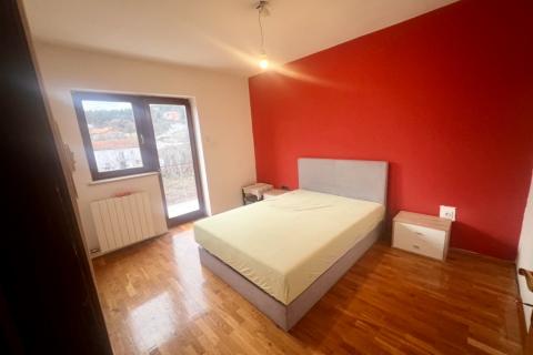 Vi&scaron;kovo, Marčelji 165 m2 komforan stan 