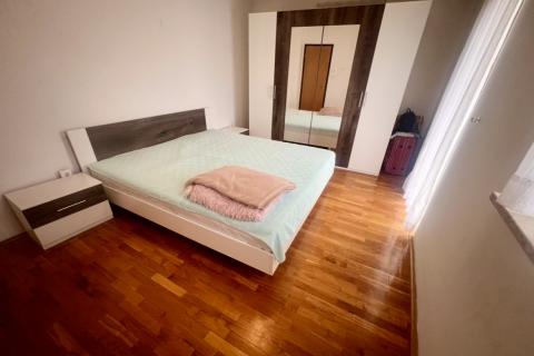 Vi&scaron;kovo, Marčelji 165 m2 komforan stan 