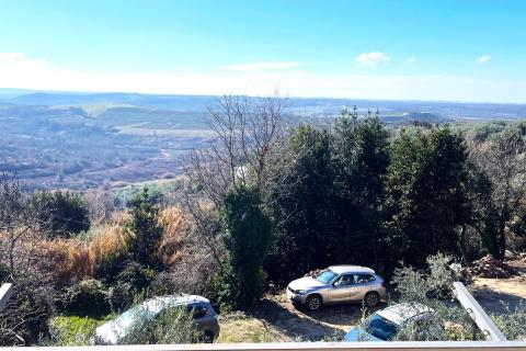 Istra,Buje-dvije kuće s dvori&scaron;tem i pogledom na more