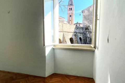 Istra,Buje-dvije kuće s dvori&scaron;tem i pogledom na more