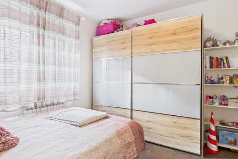 Sesvete - trosoban stan s vrtom