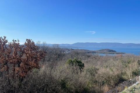 Krk,Njivice,panoramski pogled na more,okućnica 150 m2