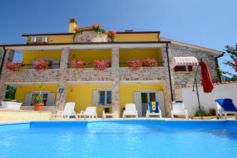 Istra, Vi&scaron;njan, okolica - Apartmanska kuća s bazenom