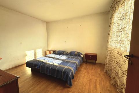 Bribir, Ugrini- stan za dugoročni najam