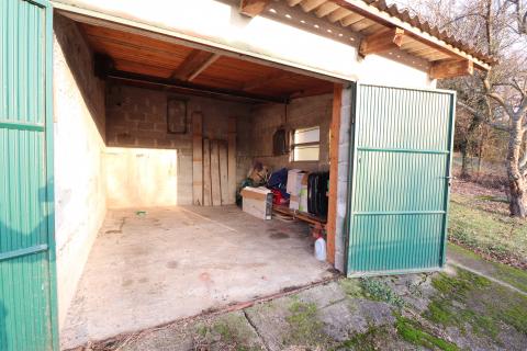 Žažina, kuća s voćnjakom i garažom, 52m2