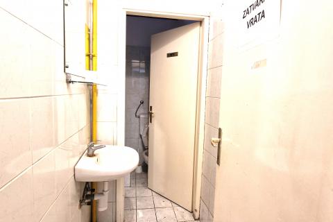 ZAGREB, Tre&scaron;njevka-Tratinska, najam uličnog lokala 46m2