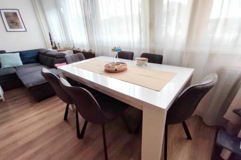Appartamento Grabrik, Karlovac, 64m2