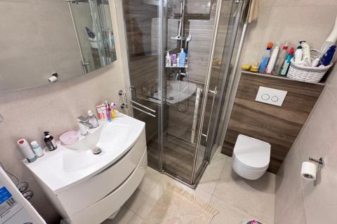 Rijeka, Kostrena, trosobni stan, parking, pogled