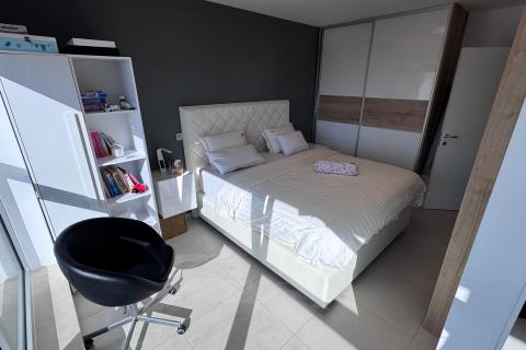 Rijeka, Kostrena, trosobni stan, parking, pogled