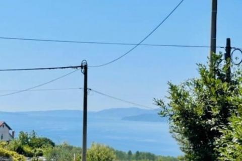 Kastav, zemlji&scaron;te s pogledom na more