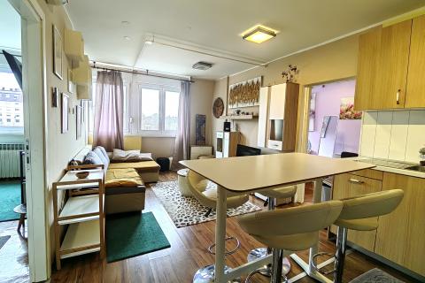 Zagreb, Jarun - trosoban stan za najam