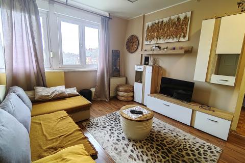 Zagreb, Jarun - trosoban stan za najam