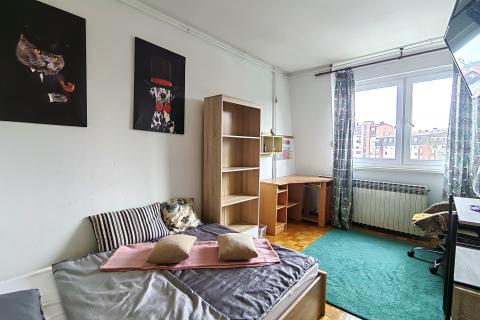 Zagreb, Jarun - trosoban stan za najam