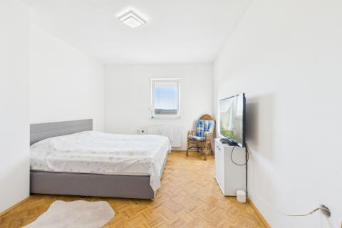 Zapre&scaron;ić-Jablanovec četverosoban stan s dva balkona - REZERVIRANO