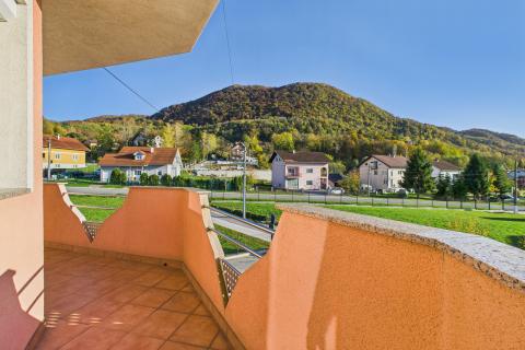 Zapre&scaron;ić-Jablanovec četverosoban stan s dva balkona - REZERVIRANO