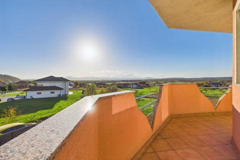 Zapre&scaron;ić-Jablanovec četverosoban stan s dva balkona - REZERVIRANO