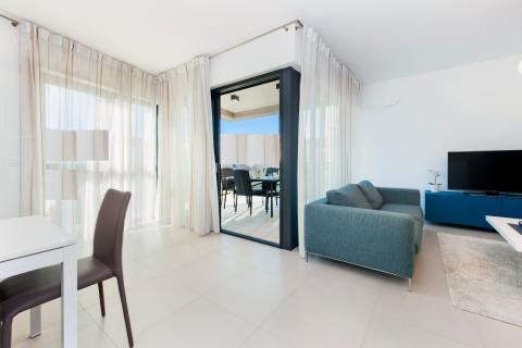 Rovinj, luksuzni stan 200m od plaže, garaža + parking mjesto