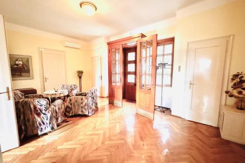 Huis Pećine, Rijeka, 465m2