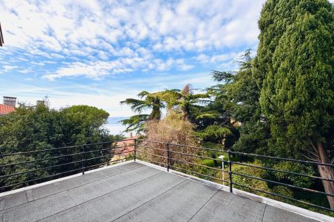 Huis Pećine, Rijeka, 465m2