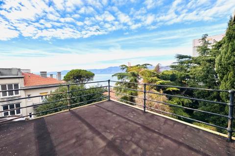 Huis Pećine, Rijeka, 465m2