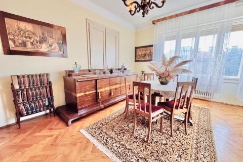 Huis Pećine, Rijeka, 465m2